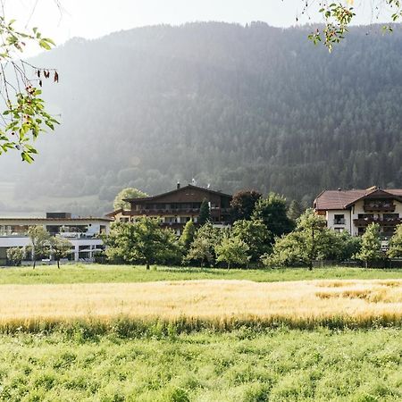 Gartenhotel Linde 4 Sterne Superior Ried im Oberinntal Kültér fotó