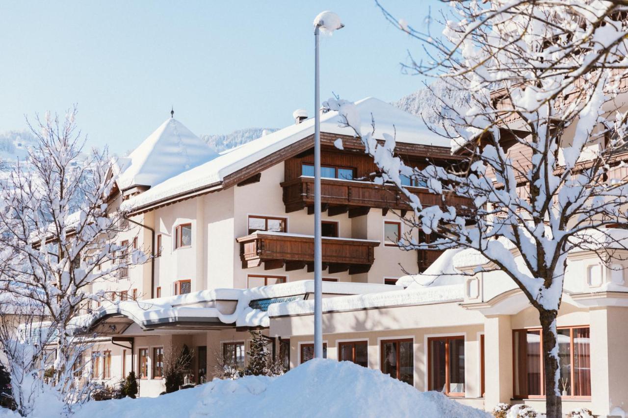 Gartenhotel Linde 4 Sterne Superior Ried im Oberinntal Kültér fotó