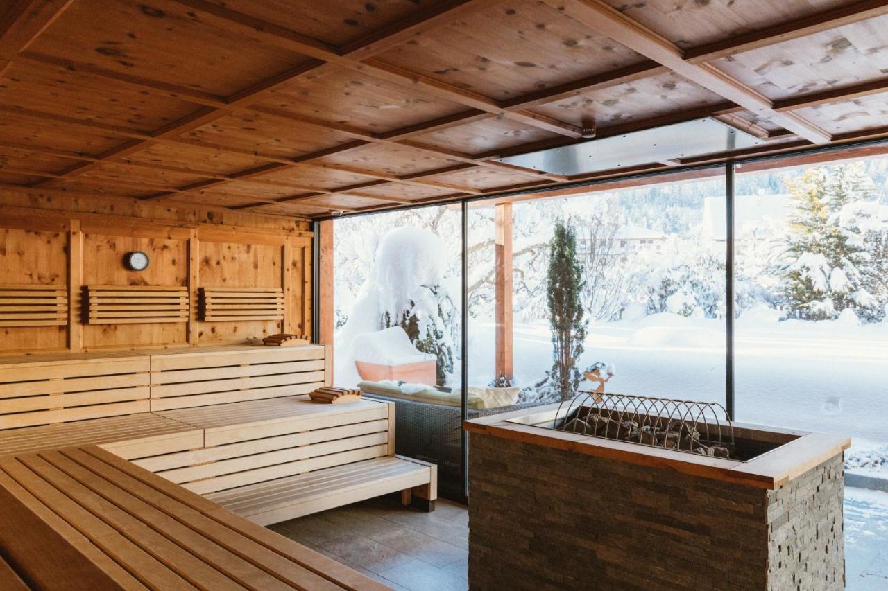 Gartenhotel Linde 4 Sterne Superior Ried im Oberinntal Kültér fotó