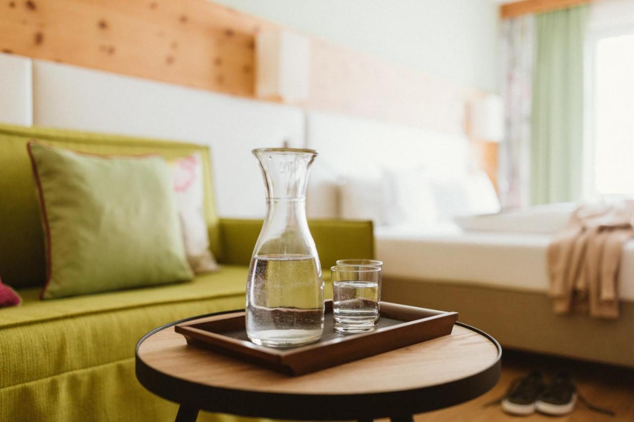 Gartenhotel Linde 4 Sterne Superior Ried im Oberinntal Kültér fotó