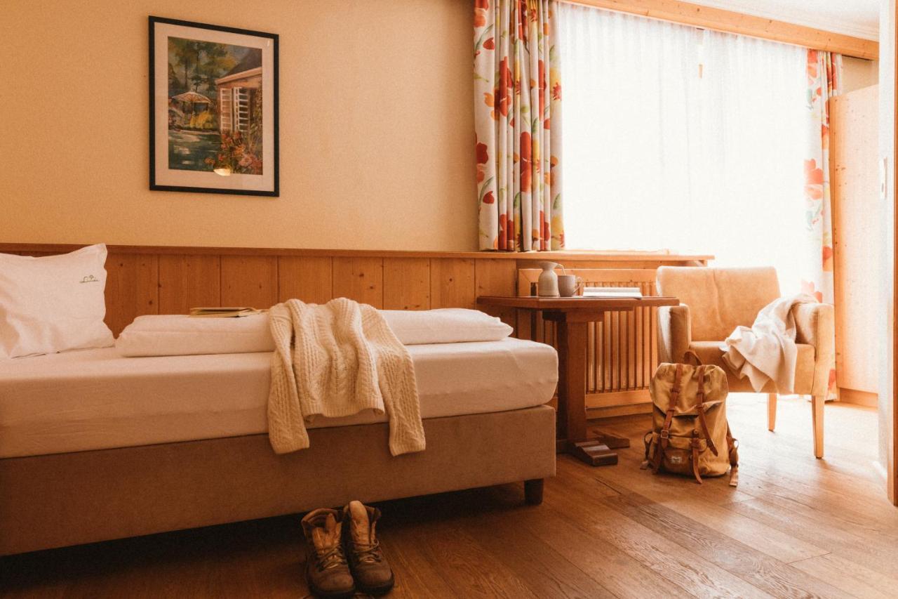 Gartenhotel Linde 4 Sterne Superior Ried im Oberinntal Kültér fotó