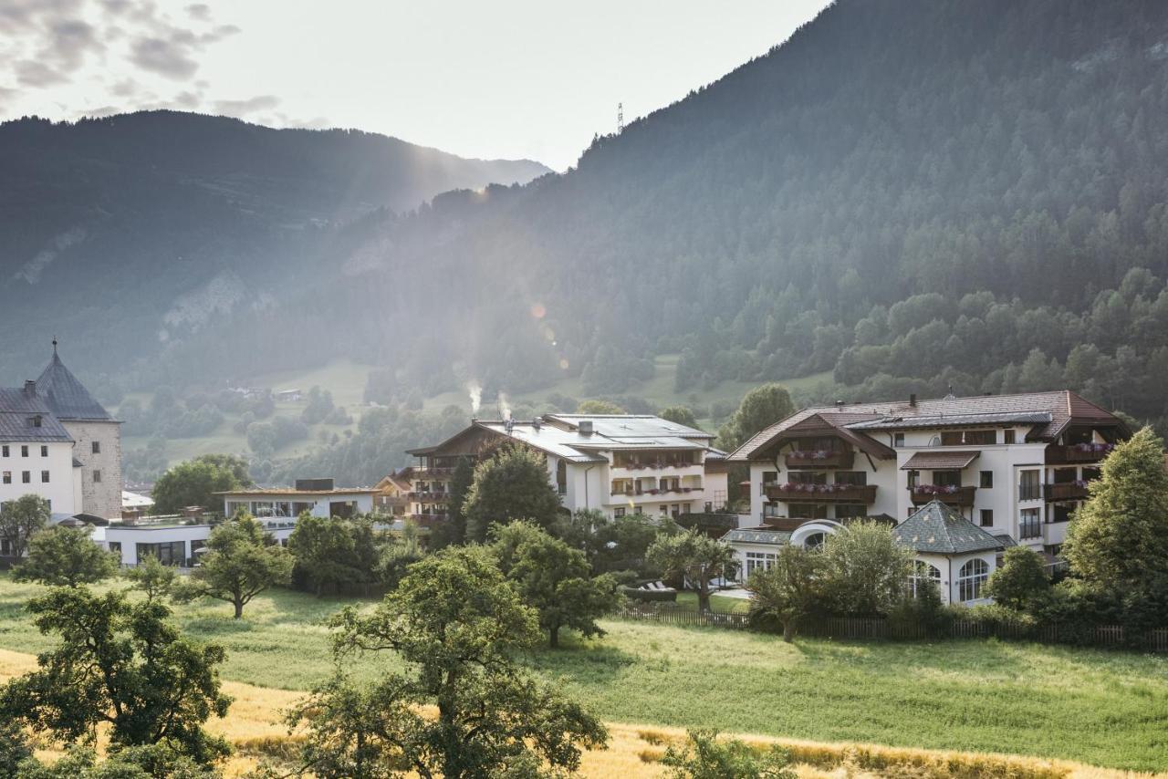 Gartenhotel Linde 4 Sterne Superior Ried im Oberinntal Kültér fotó