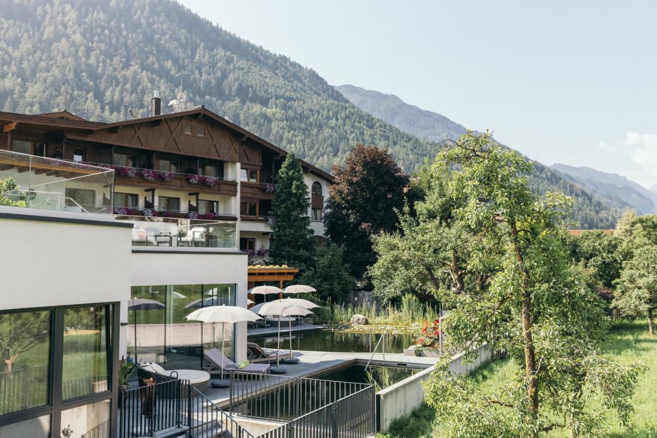 Gartenhotel Linde 4 Sterne Superior Ried im Oberinntal Kültér fotó